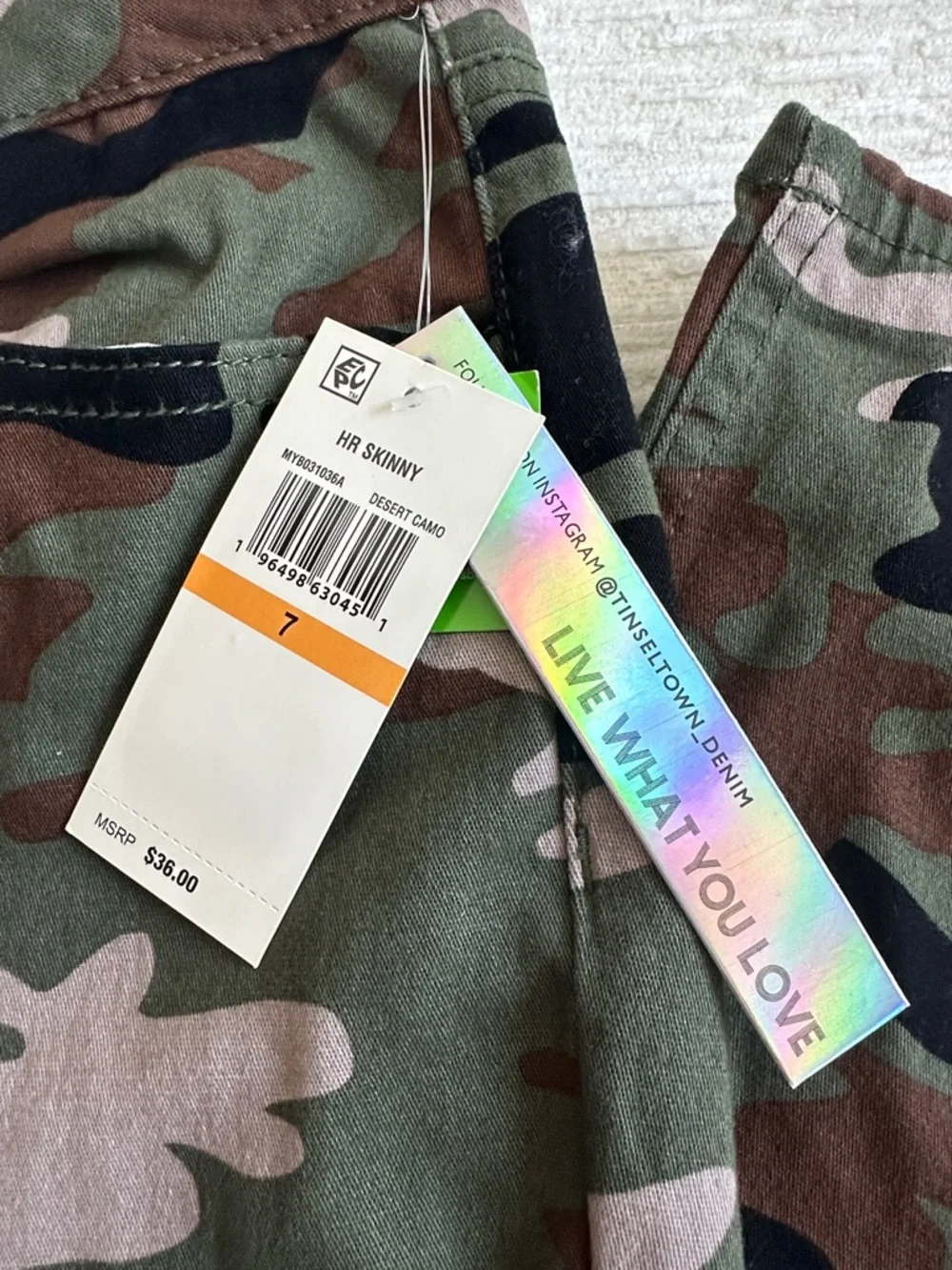 Junior Women’s Camouflage High Rise Vintage Skinny Pants - NWT - Picture 6 of 6